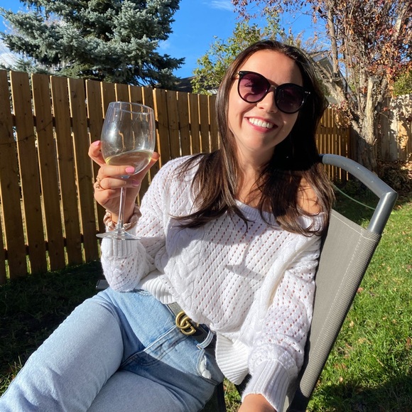 Meet your Posher, Chloe - Picture 2 of 7